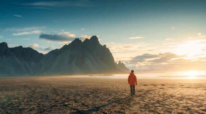 clothes to wear in August in Iceland