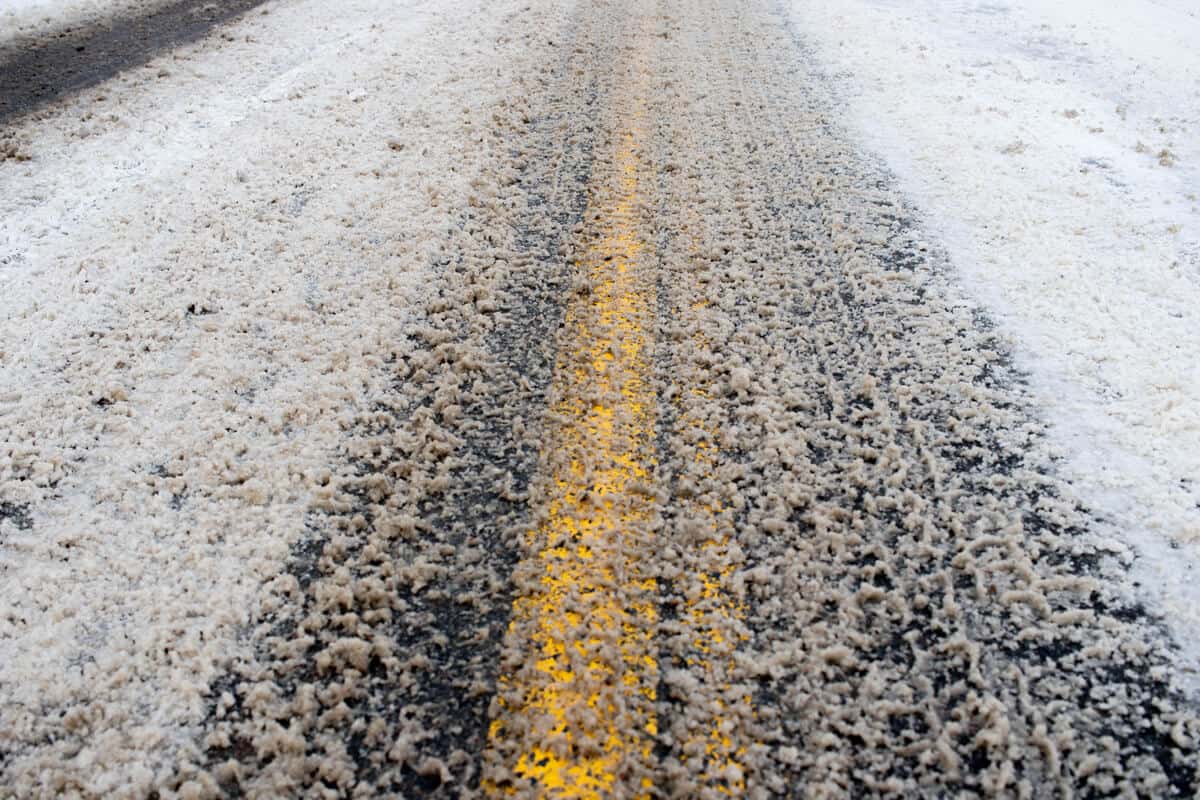 Iceland driving safety tips for icy roads