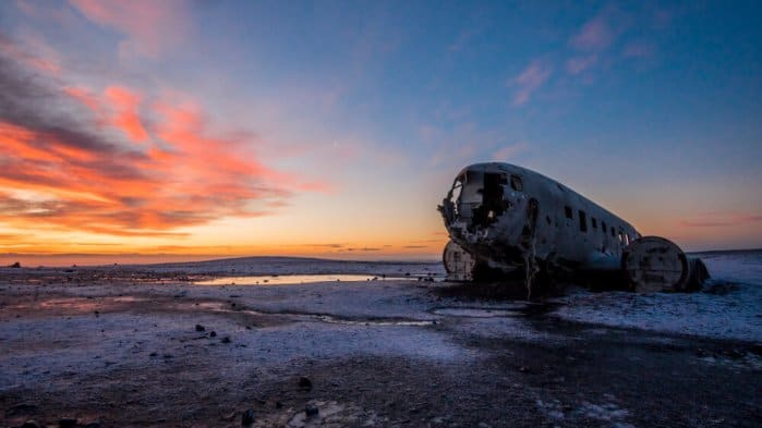 Civil twilight gives you more hours of daylight during January in Iceland