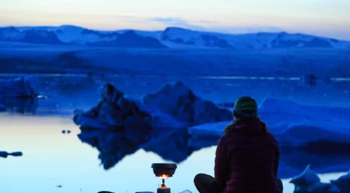 Camping near Jokulsarlon glacier lagoon