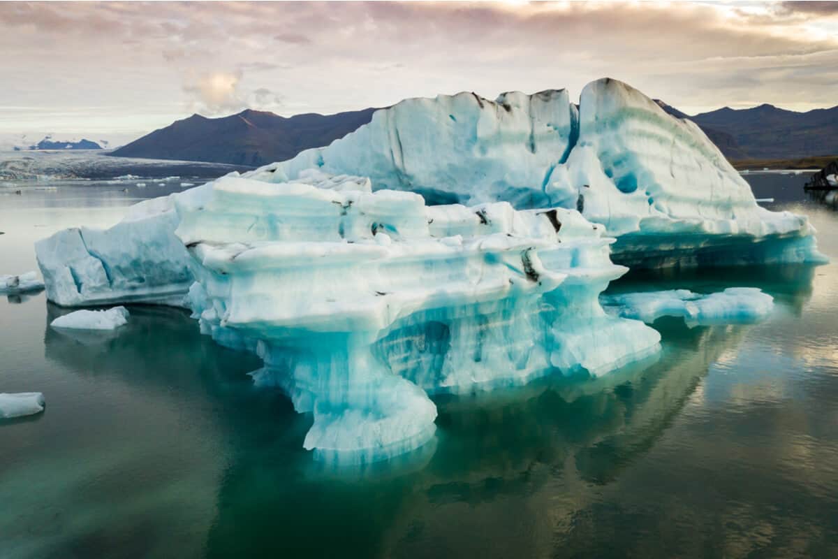 Camping at Jokulsarlon glacier lagoon
