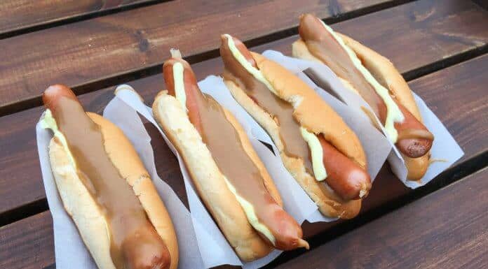 Icelandic Hot Dogs served on a table