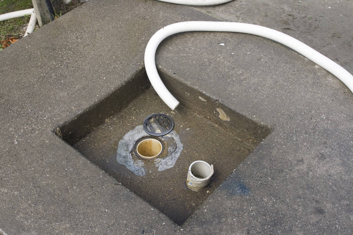 RV dump stations in Iceland how to with hose