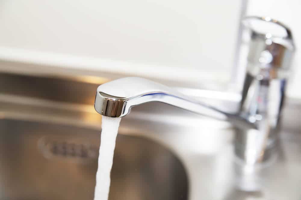 Flowing tap water in Iceland which is safe to drink
