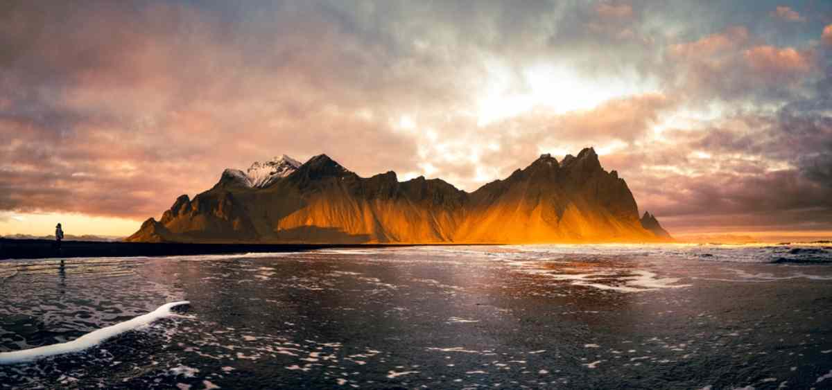 black sand beach at vestrahorn