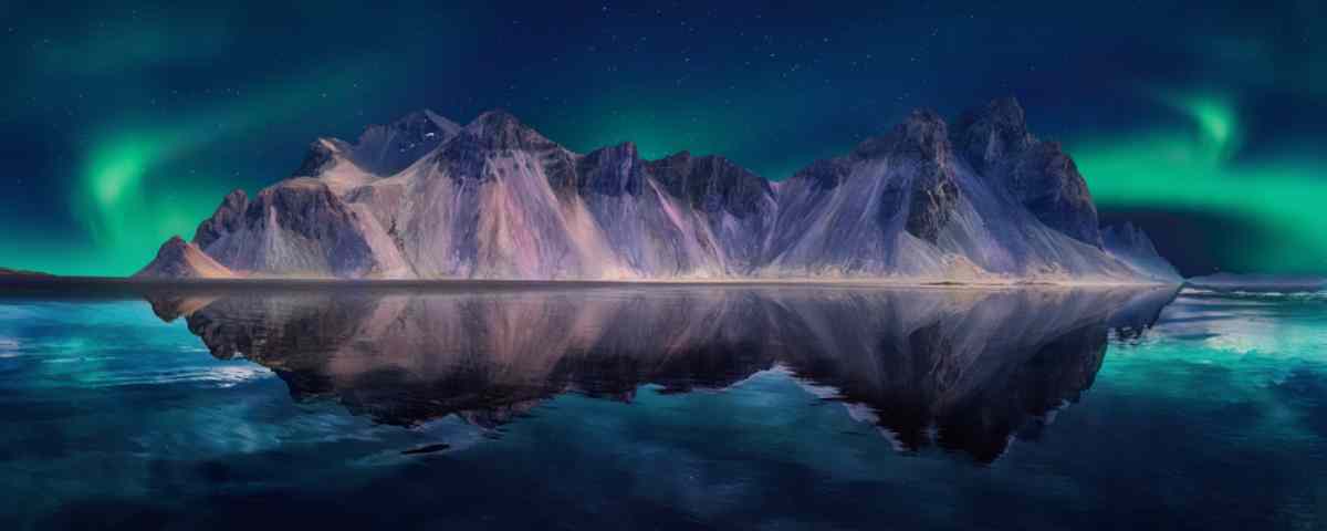 Northern lights at Vestrahorn
